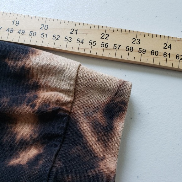 AALIYAH 90's Hip Hop Artist Brown Tie Dye Long Sleeve Shirt Size X-Large Adult - Picture 7 of 9